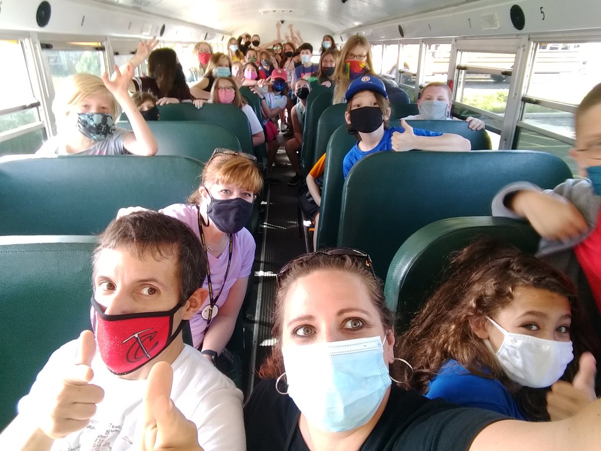 And we're off! 
#fieldtrip!! #Farmparks <a href="/ChardonSchools/">Chardon Schools</a> <a href="/ChardonMS/">ChardonMiddleSchool</a>