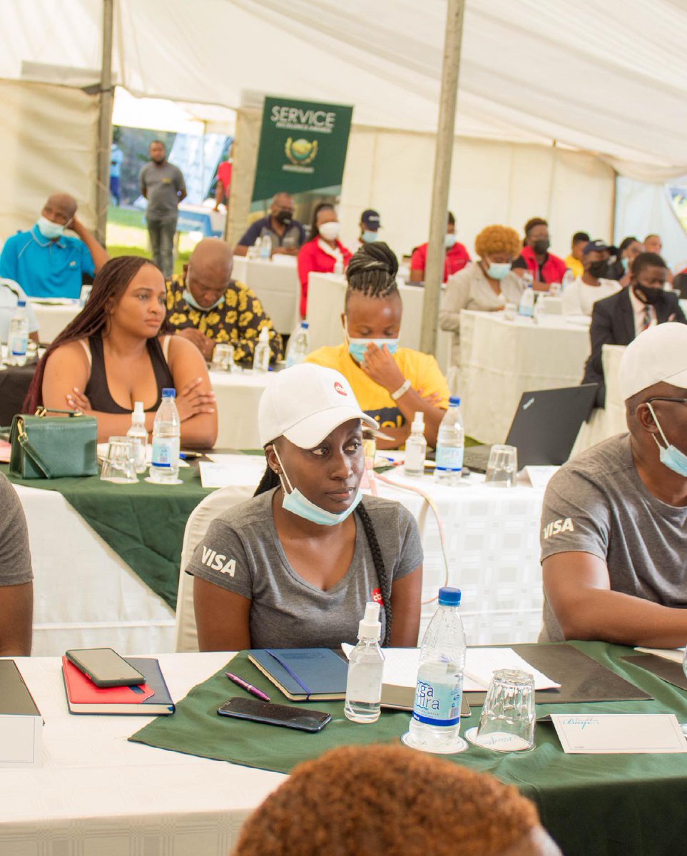 CCAZ2's tweet photo. caribbeabayhighlights #karibahighlights #customerexperiencehighlights #winterschoolhighlights #2021 #ccaz@10 #ccaz 
The Customer Experience Winter School 2021.
Let’s take this opportunity to appreciate our delegates for attending the Winter School. 
@FirstMutualHold https://t.co/lSnSxGU5fN