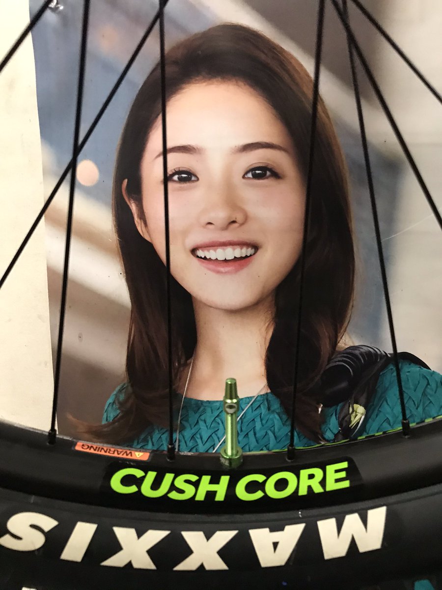 How76YxxyM8jf4G's tweet photo. CUSHCOREなう😁👍
詳しくは
https://t.co/MdTfhCzyAi
で検索だーーーッ‼️
効果のほどは近日公開🤣👍
#jetcycle #aandf #cushcore #konabikes #konaebikes #ebikes #konabikeshop #mtb #mtblife #mtblifestyle #俺のさとみ #俺のさとみじゃないけれど https://t.co/pFhEzY26SR