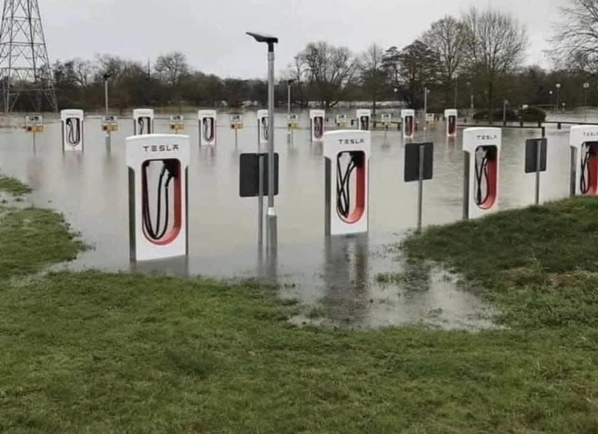 JamesHoover74's tweet image. They thought smoking at the pump was risky?