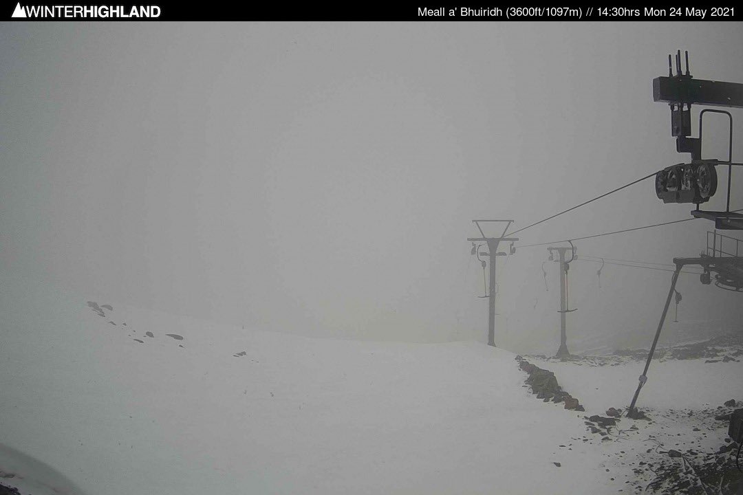 winterhighland's tweet photo. Some similarities between this May and 2012 - will it end the same way in a heatwave? Fresh #snow falling at #Glencoe and lying down the Goose at #Nevis this afternoon.  

Cams: https://t.co/MYlz7RflZW https://t.co/eAhVSwOb83