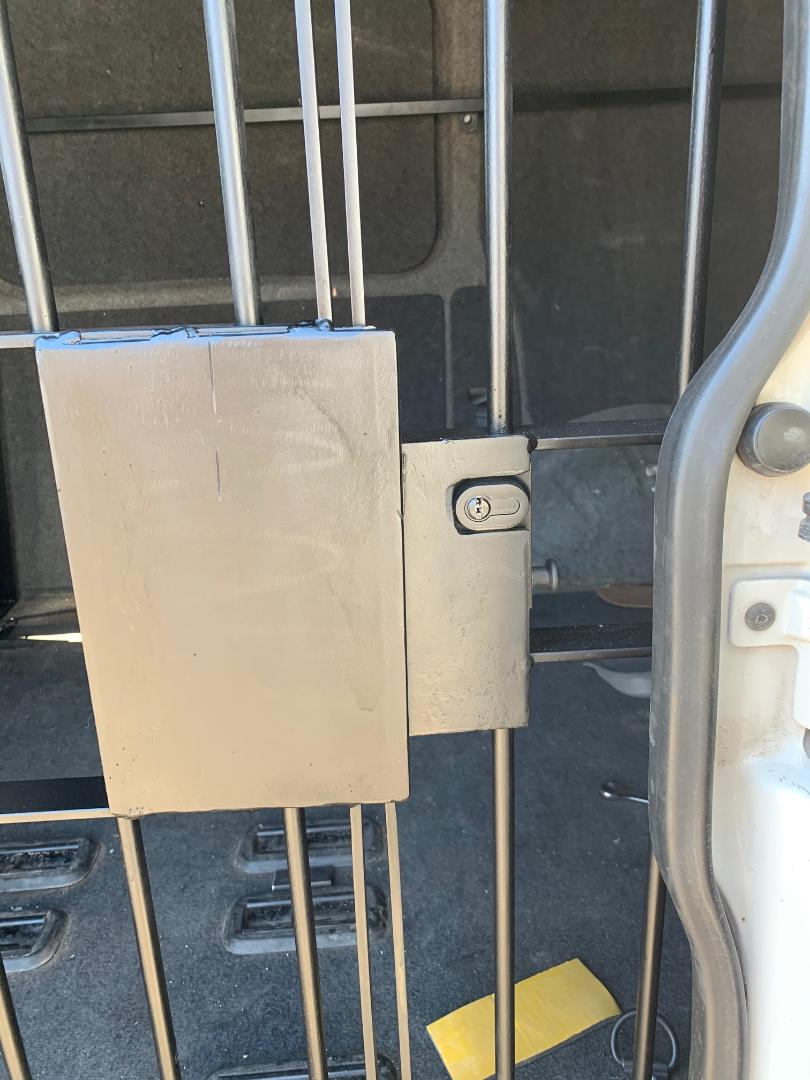 VANCAGE_COM's tweet photo. Latest Vancage security cages fitted for another very happy customer call 07425 743019 #Vansecurity #Vansafe #Stopthieves #Vansafety https://t.co/FNSEXLFueU