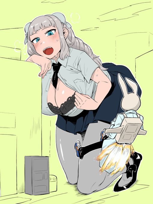 「わー、お嬢様。はしたな～いw」
「もう、うるさいですわセバスチャン。あっついんですもの。少しぐらい見逃してくださいまし」

ジャイアントお嬢様の富士動機子ちゃん。と、セバスチャン。
機子ちゃん優しそうで可愛い…あとおっぱいとお尻がでかい。 