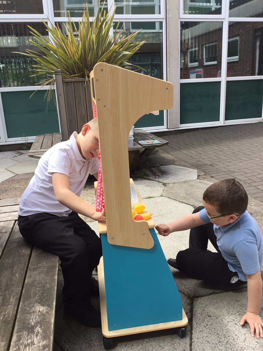 LeysFarm's tweet photo. Outdoor learning is always fun at Leys Farm. Some children in Class AW have been practising their skills with money to complete activities using the shop. #LFJSOutdoorlearning #LFJSReallifescenarios #LFJSMaths #developingsocialskills https://t.co/UtC9fP2jAV