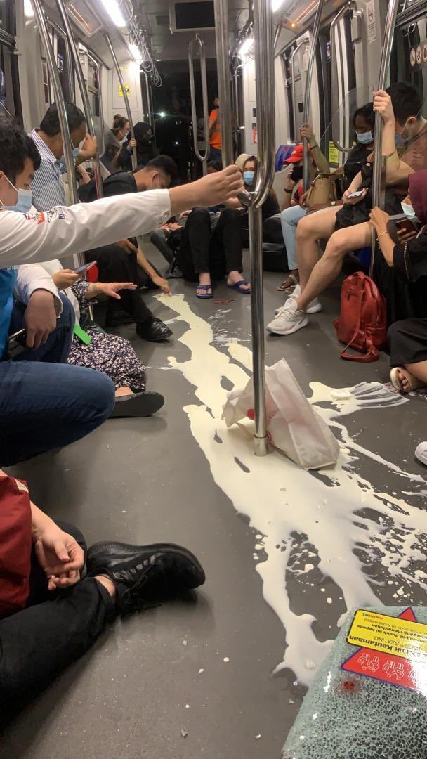 NewsBFM's tweet photo. BREAKING : Dozens are injured on the Kelana Jaya LRT line following an accident involving train number 40 and 81. 

Emergency and rescue services have arrived at the scene to help the victims. Rapid KL says all injured passengers have been evacuated. https://t.co/eUnzT6NyRy
