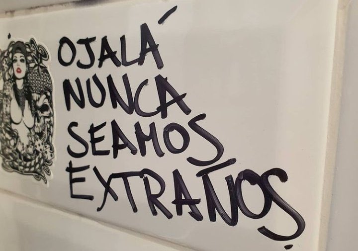 caine00_'s tweet photo. extraños otra vez https://t.co/jDCSohShTA