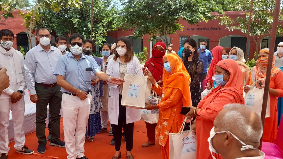 NootanDr's tweet photo. Distribution of home isolation kits for home isolated covid -19 patients by worthy civil surgeon Gurugram https://t.co/FZ8ExLkFQE