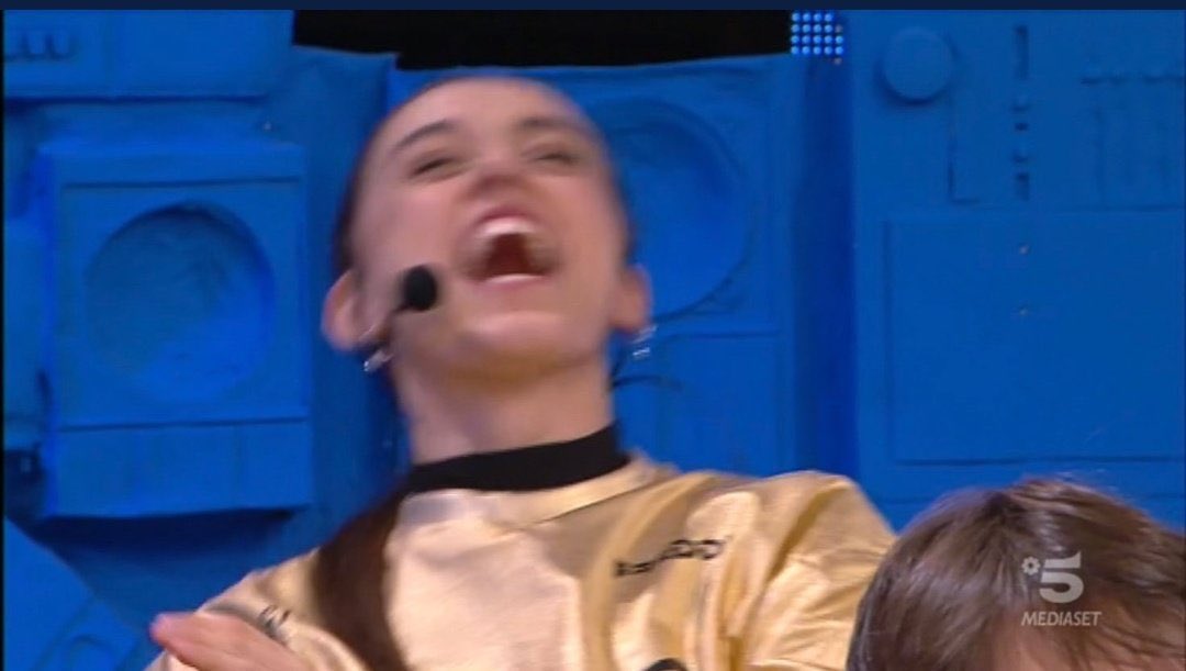 ________cla's tweet photo. Carolina che si augura di trovare l'amore vero da non scelta is like "MARIA, A SETTEMBRE CE L'HAI NA SEGGIOLA ROSSA?"
#uominiedonne https://t.co/I01aYzTX4O