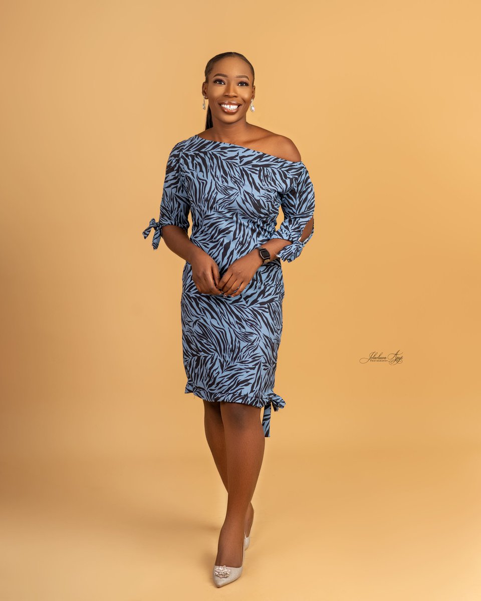 OwoladeG's tweet photo. Today is my day🥳💖....say a word of prayer for me😊😊
#Mayqueen
#gifts_by_ewa https://t.co/86J4gE4qHJ