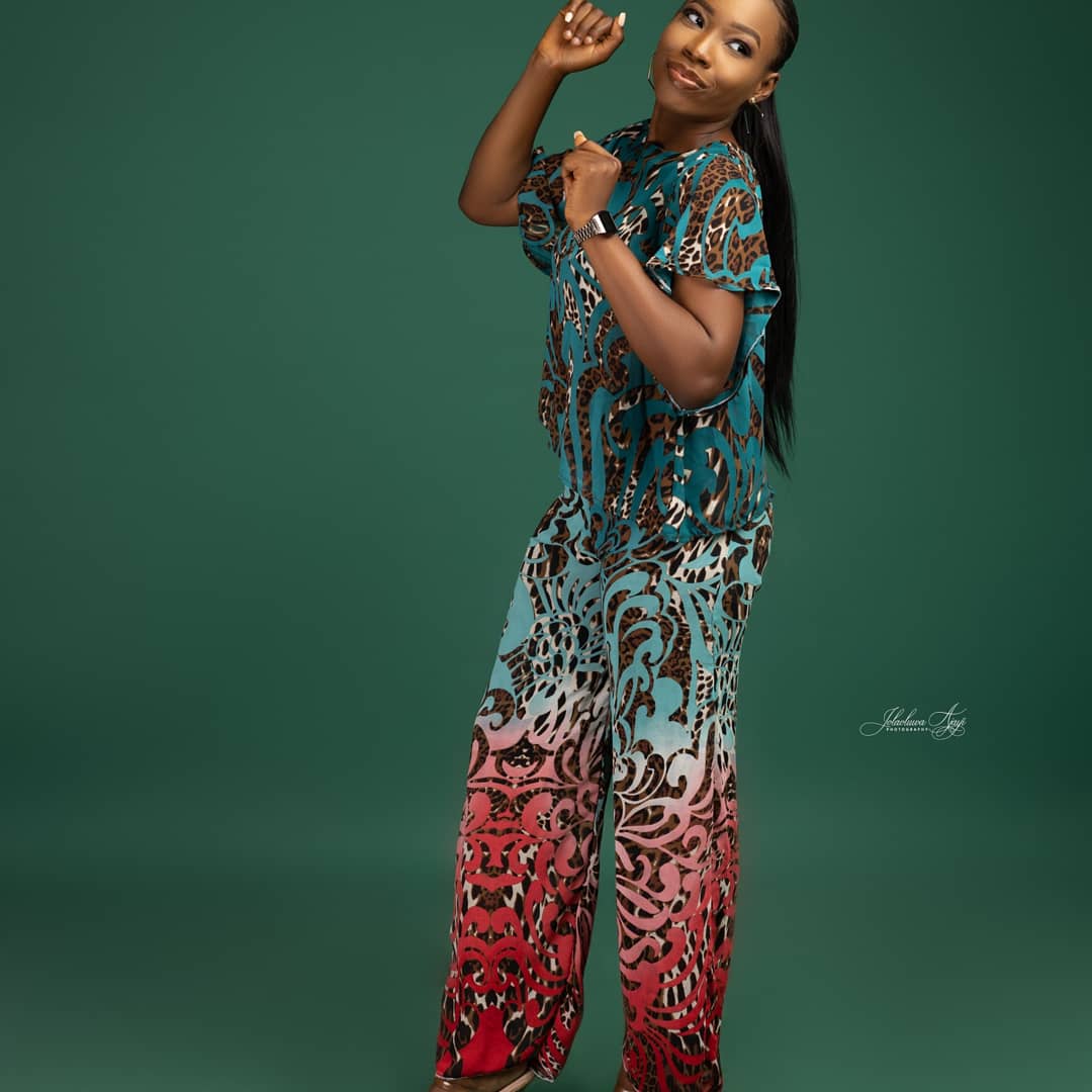 OwoladeG's tweet photo. Today is my day🥳💖....say a word of prayer for me😊😊
#Mayqueen
#gifts_by_ewa https://t.co/86J4gE4qHJ