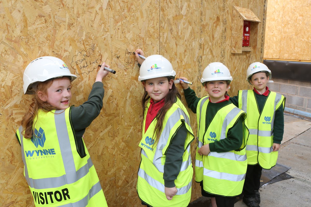 We've reached a milestone at our Ysgol Glanrafon scheme project in #Mold and celebrated with a #SIPs signing ceremony of the structural insulated panels ✏️
The project is due for completion in October. Read more here: 👇
wynnefutures.co.uk/ysgol-glanrafo…