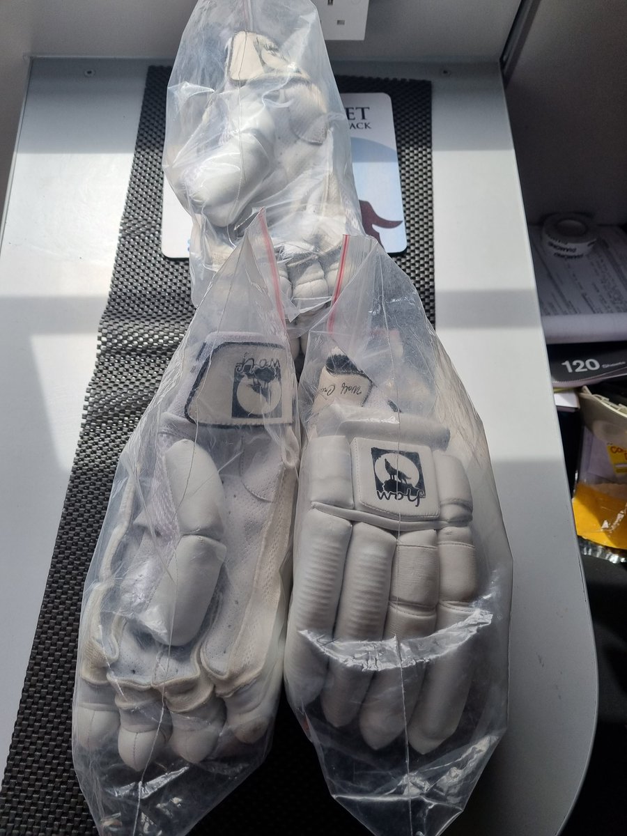 wolf_cricket's tweet photo. Fresh delivery of gloves.

White and black £40 
Available for immediate dispatch 6 pairs remaining in stock

Retro Sausage finger £45 
3 pairs remain in stock currently. 

More camo gloves arriving later this week also £45 

Order any of the above by dropping me a message. https://t.co/6IRjZcxPYA