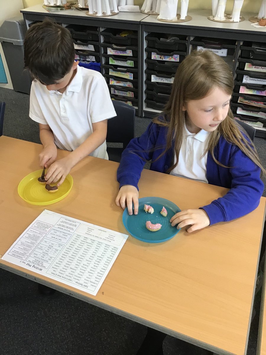 SouthParadePS's tweet image. Class 9 have been cutting up donuts into equal parts to help their understanding of their maths topic of ‘Fractions’. They even got to eat a donut treat at the end of the lesson! #Fractions #mathslesson