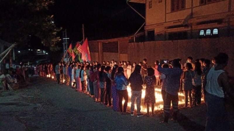 ppkx26's tweet photo. Night strike in Kachin State, Phakant Township, Mashi Ka Taung against military regime tonight. 
#HelpKayah
#May24Coup
#WhatsHappeningInMyanmar https://t.co/DfC7YrQDUV