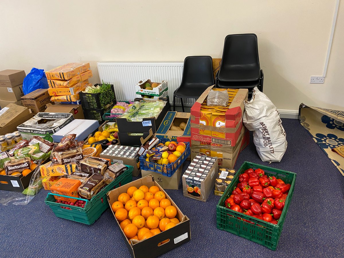Kwtrust's tweet photo. Thanks to #FareshareGreaterManchester working on a collaboration with the Manchester BME communities in Greater Manchester in need of appropriate food.
Please join us every Saturday.
#bolton https://t.co/4iovgH5knV