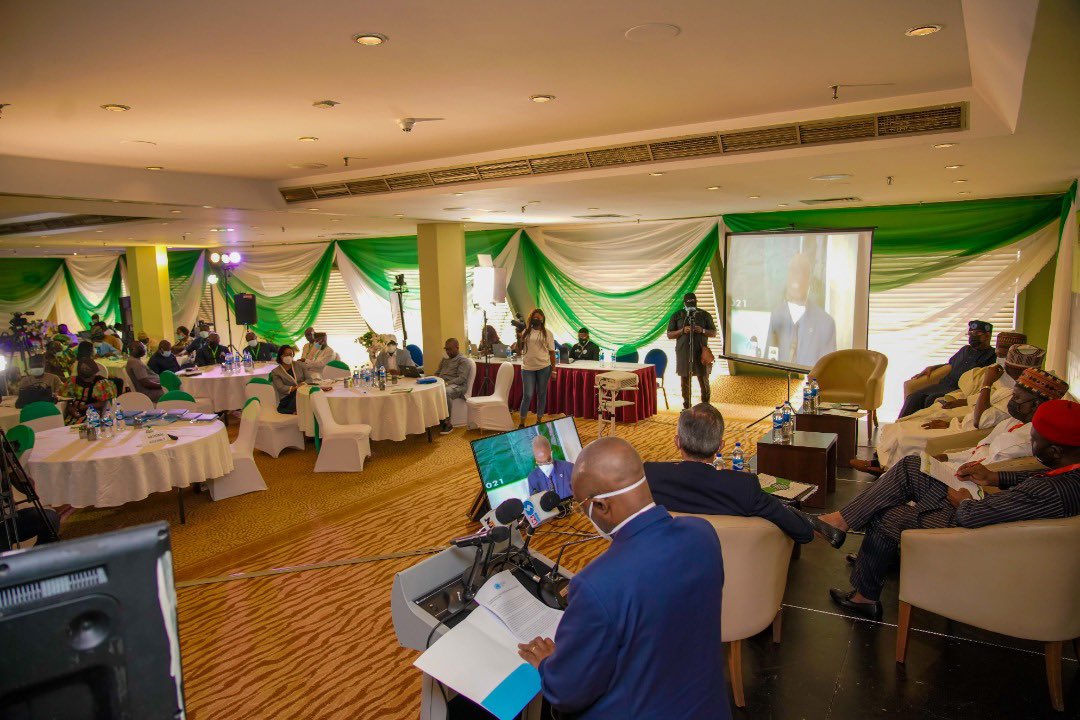 Today I was honored to join the V President of the Federal Republic of 🇳🇬 <a href="/ProfOsinbajo/">Prof. Yemi Osinbajo</a>, Senate President, Speaker <a href="/HouseNGR/">Nigeria House of Representatives</a>, <a href="/DrEOEhanire/">Dr. E. Osagie Ehanire MD, FWACS</a>, <a href="/DrAOMamora/">Dr. A. Olorunnimbe Mamora</a>  and Deputy Head of Delegation <a href="/EUinNigeria/">EU in Nigeria 🇪🇺🇳🇬</a> to flag-off the 4th Legislative Summit on UHC in Abuja.