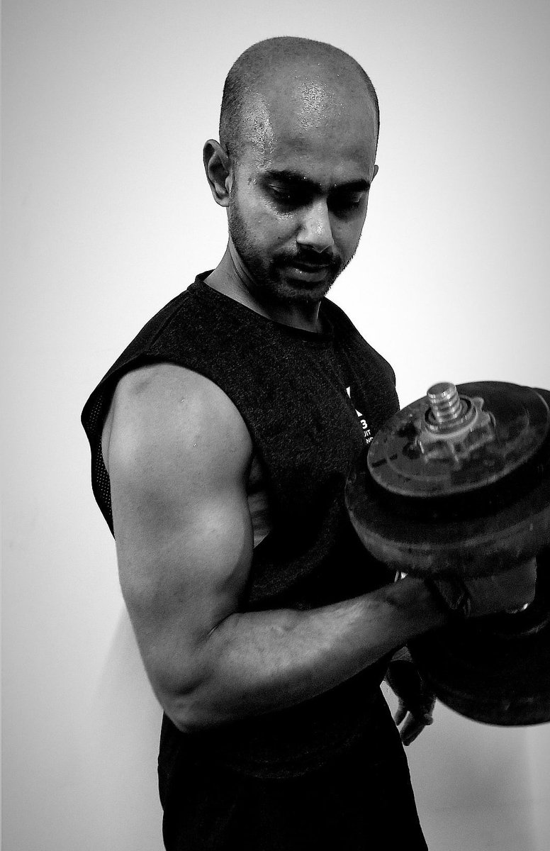 Every rep counts like every how step counts...

#abhirunning #strength #traineveryday #conditioning #armsday #repitition #dumbles #fitmindfitbody #strongeveryday #happy #UltraTriathlete #pushupsfordays #basicexcersice