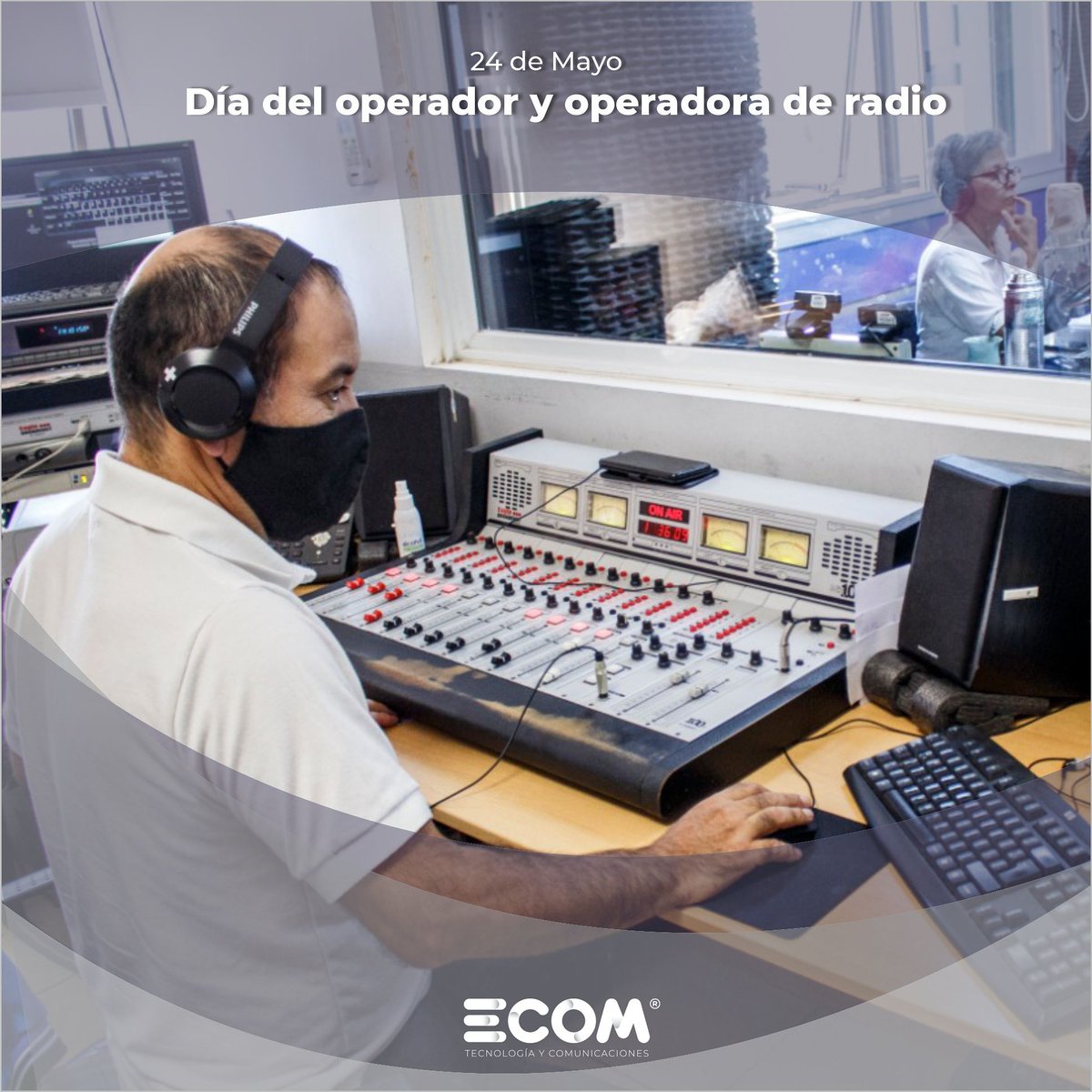 ECOM (@chacoecom) on Twitter photo 📻 ¡Feliz día a los operadores y operadoras de Radio!
Y un gran saludo para nuestros compañeros de <a href="/Rprovincia1015/">Radio Provincia 1015</a>
📻👨🏻💻🎚️🎧🎛️ 📻 ¡Feliz día a los operadores y operadoras de Radio!
Y un gran saludo para nuestros compañeros de <a href="/Rprovincia1015/">Radio Provincia 1015</a>
📻👨🏻💻🎚️🎧🎛️