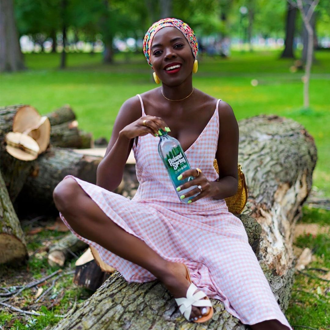 Originwater's tweet image. During a sunny day, @iamSimplyCyn likes to enjoy the crisp taste of natural spring water in the great outdoors. How do you enjoy your #PolandSpringOrigin? #FriendsOfOrigin
