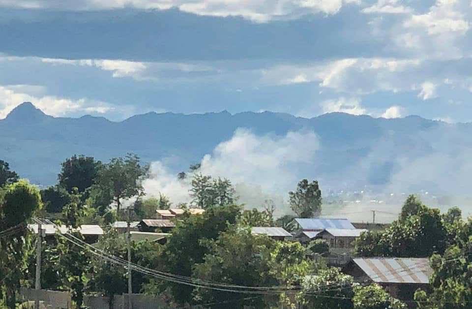 According to locals, Junta terrorists are firing artillery and mortars in Yay Yoo Ywa Haung and setting fire to some houses. #HelpKayah #May24Coup #WhatsHappeningInMyanmar