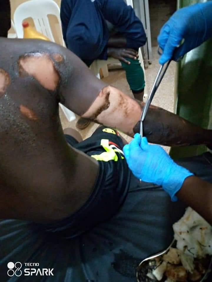 ErineSun's tweet photo. @JonahRuhima @robertamsterdam @JonahRuhima you should think of carrying a brain over your shoulders ALWAYS and a heart in you chest like any other normal human.
Being a relative to a Dictator shouldn't make you forget those 2 things even when you witness what the dictator inflicts on Ugandan citizens. https://t.co/alYt7PSxfL