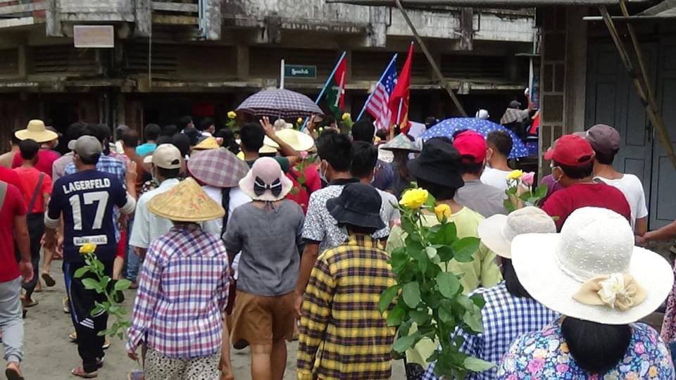 At Hpakant, Kyauk Win, the Hpakant guerrilla main strike staged anti coup protest on May 24.  #May24Coup #WhatsHappeningInMyanmar #HelpKayah