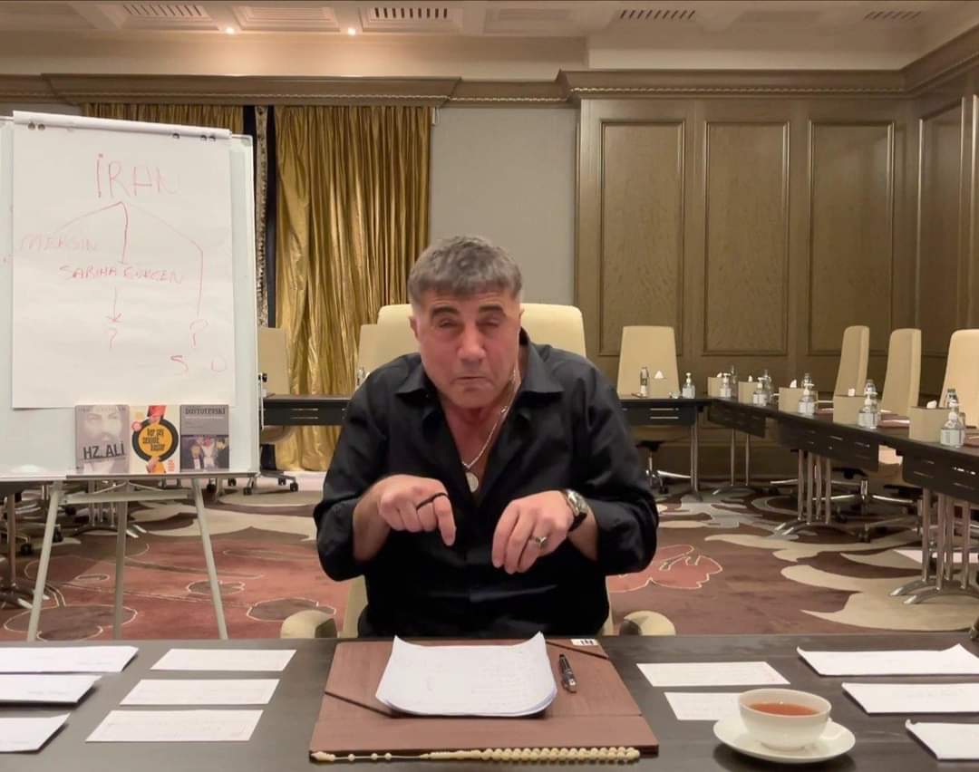 MetinMikail71's tweet photo. Şu hale bakın amk...senmisin lan ülkeme Bakanıma  çamur atıp kurtulacagını sanan..senin gibilerine asmayı takıp kovuş kovuş gezdirip mapushanenin kismeti dedirtiriz...çok arıyacaksın sen bu günlerini ÇOOOKKKK.... https://t.co/jgSRcG6eL5