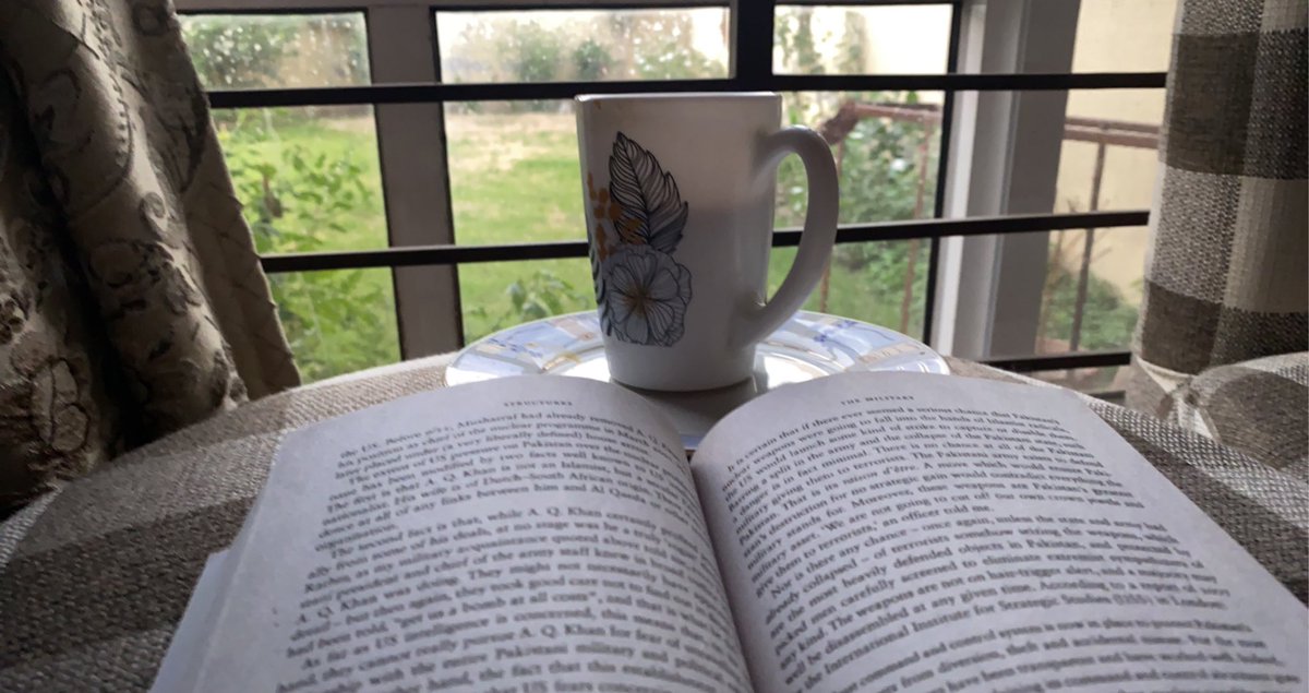 FarwaWaheed4's tweet photo. The pieces of paper can let you find a way to peace….
#happymondayreading https://t.co/iXVr1D13SV