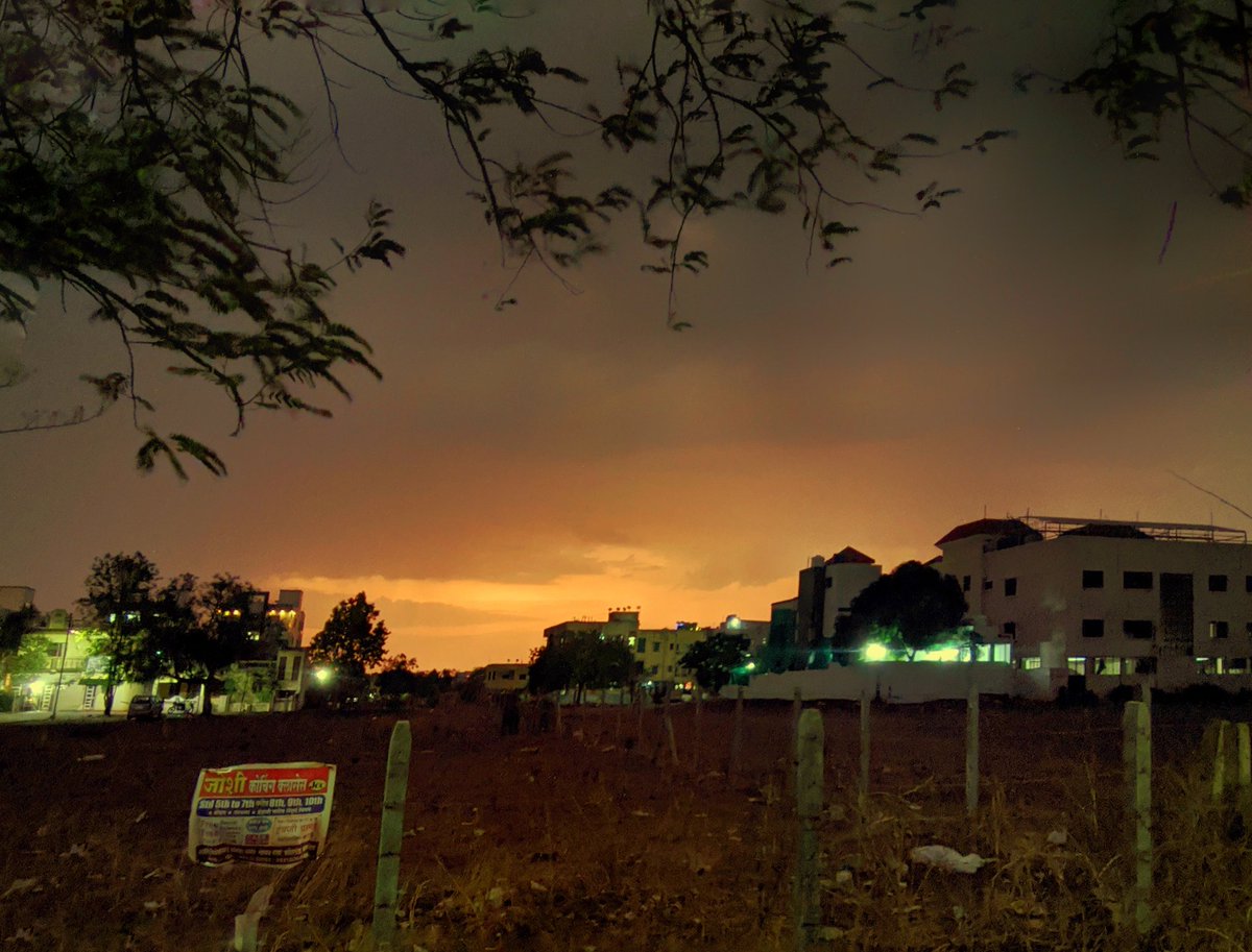 Dekhrahehobinod's tweet image. संधीकाली या अश्या.. 

#माझक्लिक 
#shotonmia3