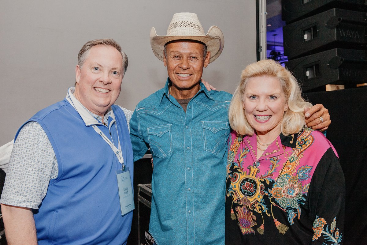 HigginbothamIns's tweet photo. Big thanks to country music artist @NealMcCoy for entertaining our 400+ guests with great songs and inspiring words at our sales conference at @hsbresort! https://t.co/zF73TZJIDu