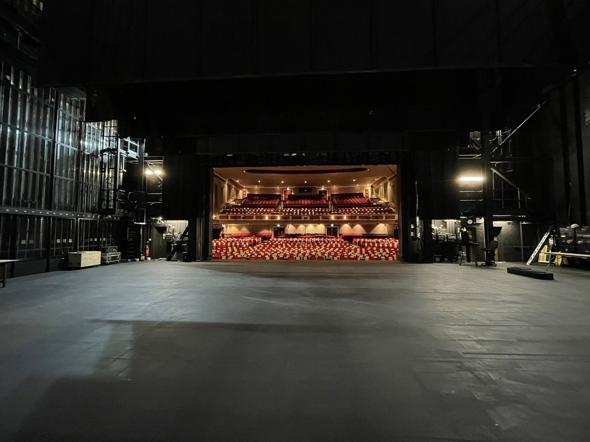 JonCalvert's tweet image. Back with #SuperHappyStory this week. 

Early start to the day but not a bad view @NewTheatreHull 

Week of rehearsals before we head down to London next week. 

@SilentUproarPro @WiltonMusicHall