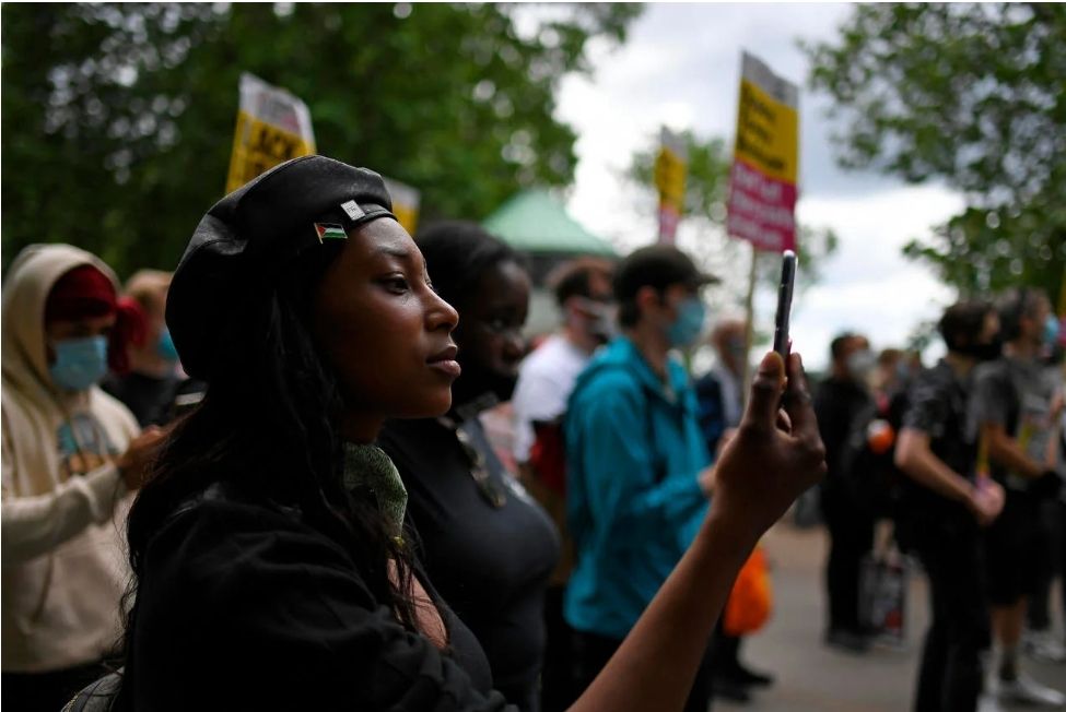 Via CBS News: Leading anti-racism protester Sasha Johnson shot in head in London, her political party says.
buff.ly/3viTxnc

#BlackLivesMatter