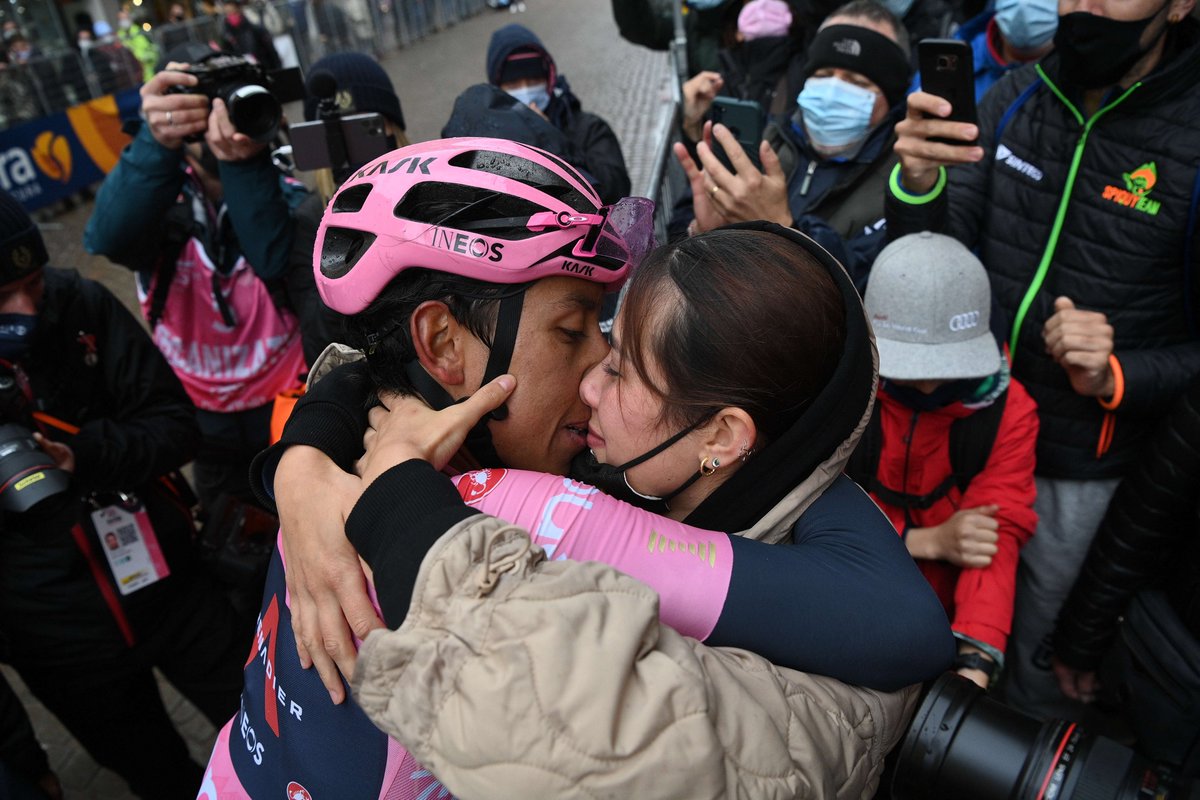 giroditalia's tweet photo. From Giro, with love. 💗

#Giro https://t.co/T3xKCXmRGm