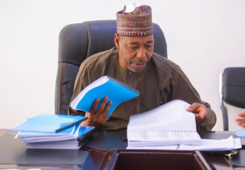 GovBorno's tweet photo. .@ProfZulum demands sanction as committee finds 21 health workers with fake certificates, 91 ghost staff.. https://t.co/4ycWYafS6Y https://t.co/dN1psRBalU