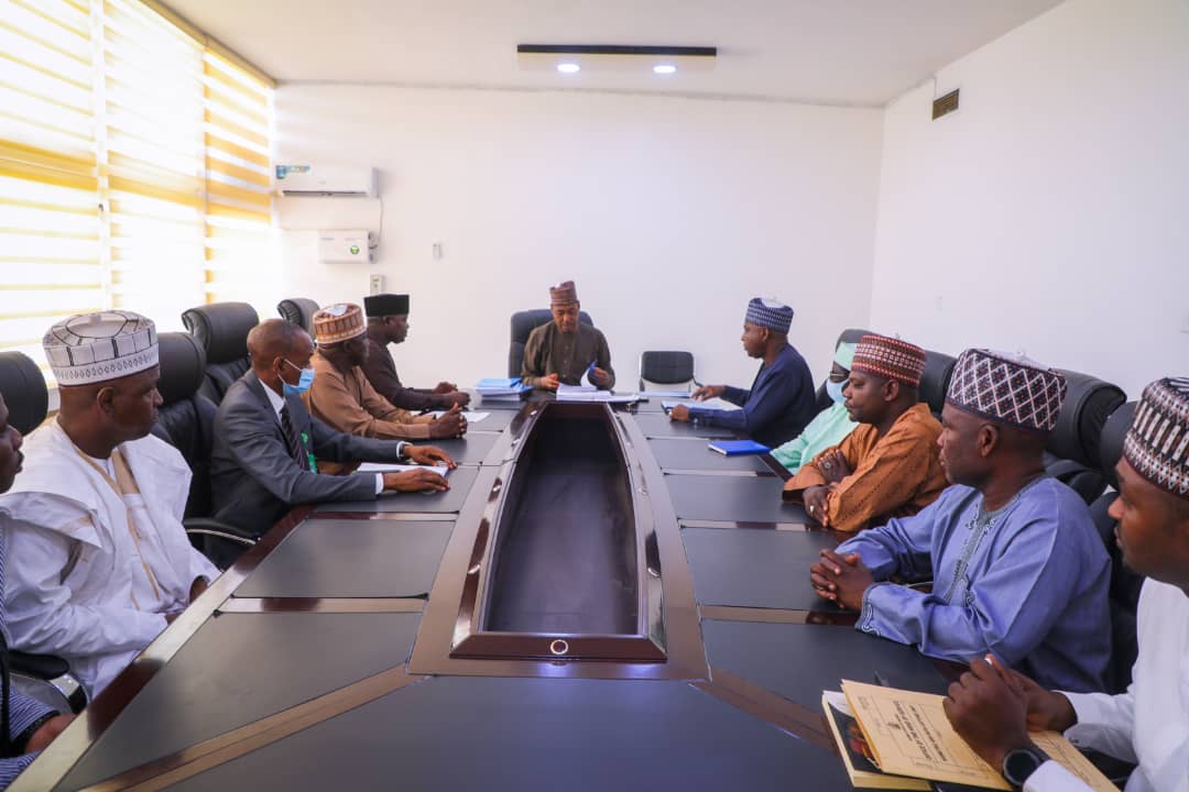 GovBorno's tweet photo. .@ProfZulum demands sanction as committee finds 21 health workers with fake certificates, 91 ghost staff.. https://t.co/4ycWYafS6Y https://t.co/dN1psRBalU