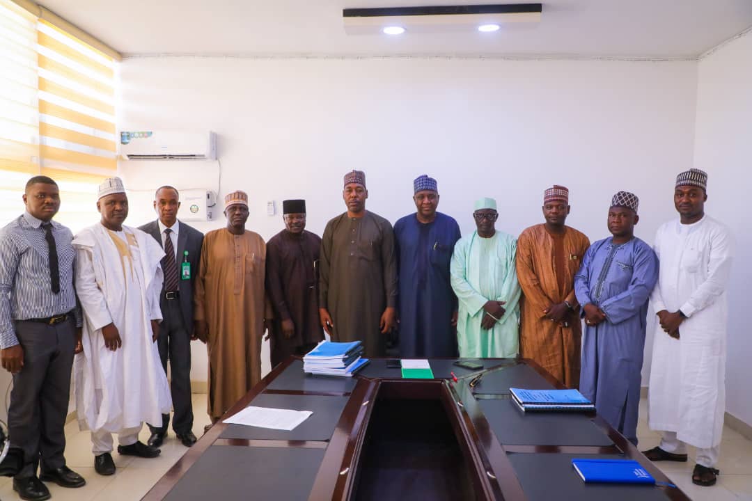 GovBorno's tweet photo. .@ProfZulum demands sanction as committee finds 21 health workers with fake certificates, 91 ghost staff.. https://t.co/4ycWYafS6Y https://t.co/dN1psRBalU
