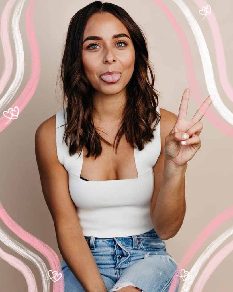 FindFemmes's tweet photo. Have you heard? The first bisexual lead has been casted for The Bachelorette Australia! 🌈🇦🇺 Brooke Blurton is making history as the first bisexual, and Indigenous, lead of The Bachelorette series.

Find out more on @TheFemmeEdition https://t.co/tx5yhsISwG https://t.co/DU8dXnItsx