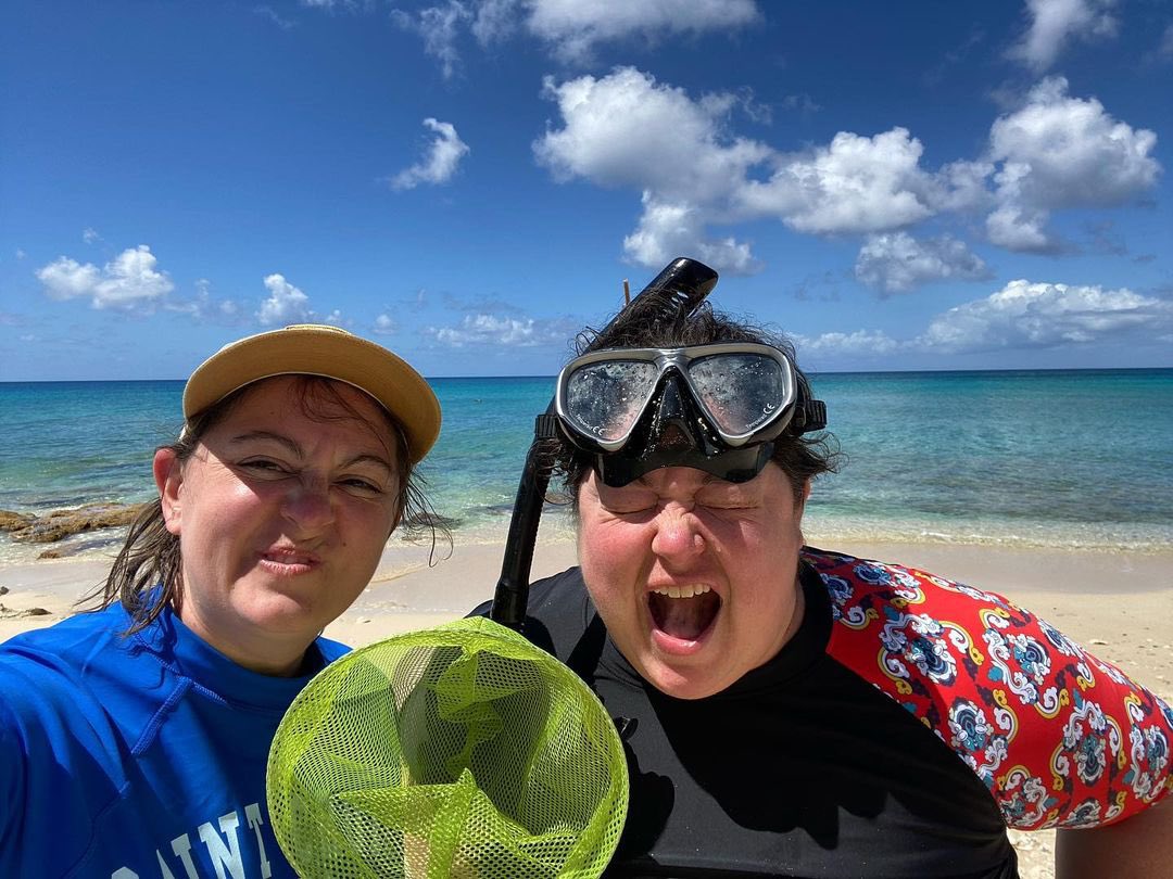 Sun of a beach, it’s Monday 🤣 Trade your Monday blues for blue skies with us today. ☀️💙

📷 kristinmosmith 

#rhythmsatrainbowbeach #rhythmsatrainbow #rhythms #mondaymotivation #blueskies #mondaymood #beachvibes #stcroix  #virginislands #usvi #smile #beach #motivation #Blues