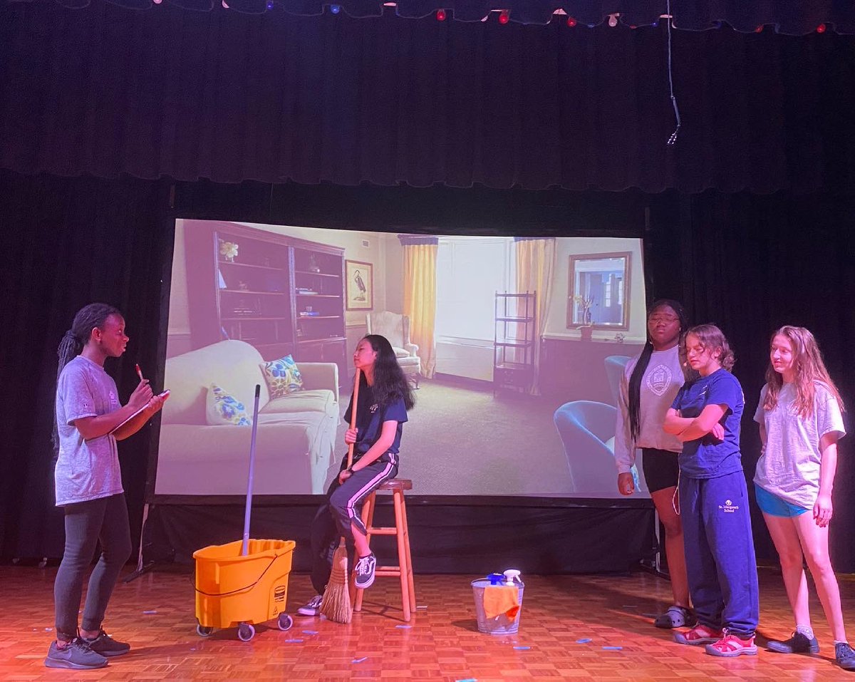 Bravo to the cast and crew of Throughout the Ages, a play written and directed by Chidinma Nwoye ‘21 about a marks detention gone wrong when two troublesome students find an old yearbook and are transported through time, learning about SMS throughout the ages and about themselves