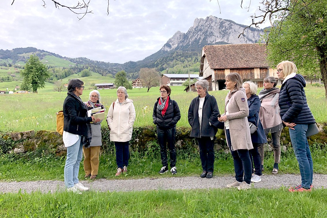 Lasst uns die letzten Mai-Tage in Angriff nehmen. Wir haben drei coole Sachen im Angebot:
👉Donnerstag: Ab ins Museum!
👉Freitag: FrauenLunch
👉Samstag: Dorfrundgang in Schwyz
#vernetzung #gleichstellung #historisches #kultur #kulinarik
📷: Dorfrundgang Schwyz von letzter Woche
