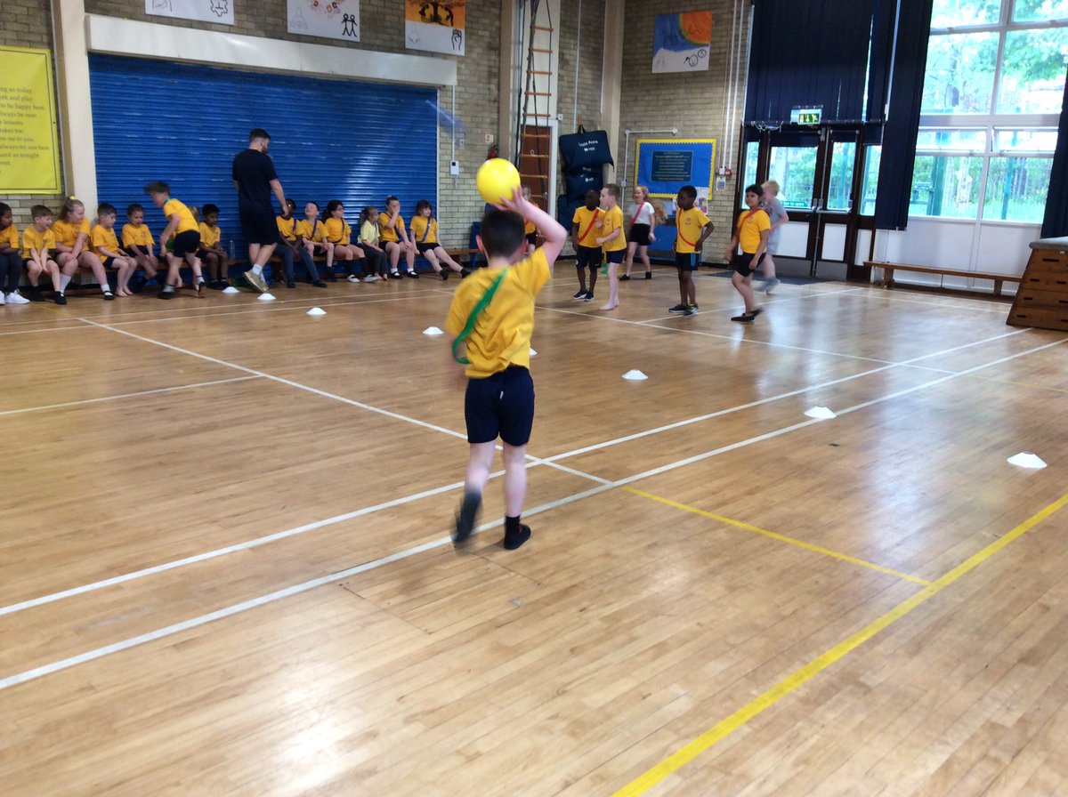 stlukesyr2's tweet photo. We had a fantastic PE lesson putting all of our throwing skills into practice by playing Dodgeball. 🤾🏽‍♂️🏀 https://t.co/LZaNsTGsm4