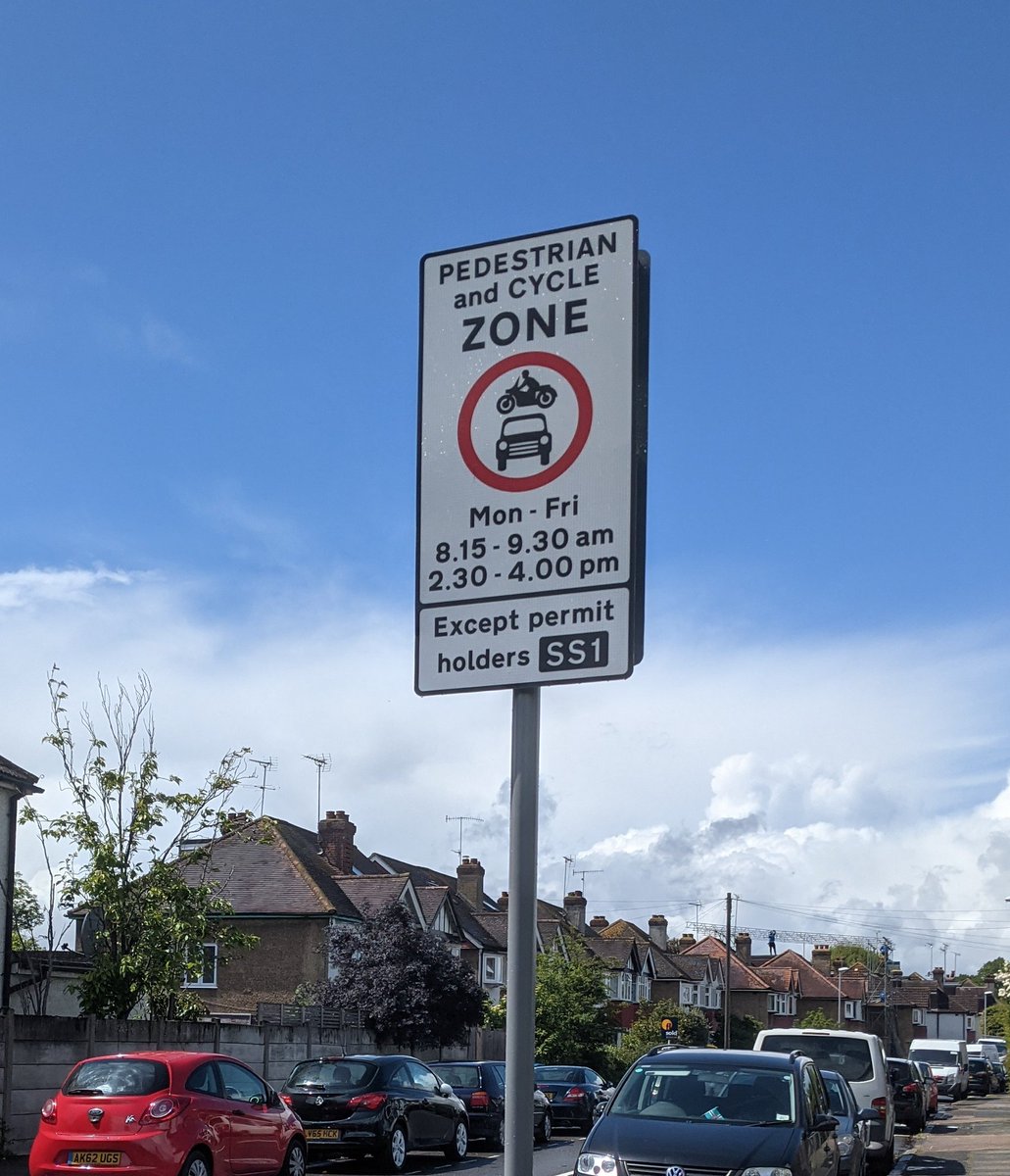 Thekingstonecho's tweet image. The Latchmere/St Agatha's  #schoolstreet in North Kingston has begun.