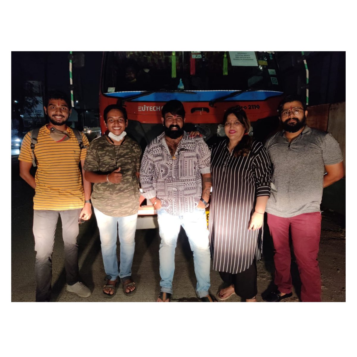 AnishChavan13's tweet photo. #pleasehelputtarakhand #round02
Medical Aid are on their way to Uttarakhand.
These will be further taken care by @TheRaghav_Juyal sir &amp; his team
Thank you @veer_ngo for their never ending support
Let's do our bit &amp; heal India together❤️
#Covid19IndiaHelp #OxygenCylinders #India https://t.co/E5HfQRL2Ga