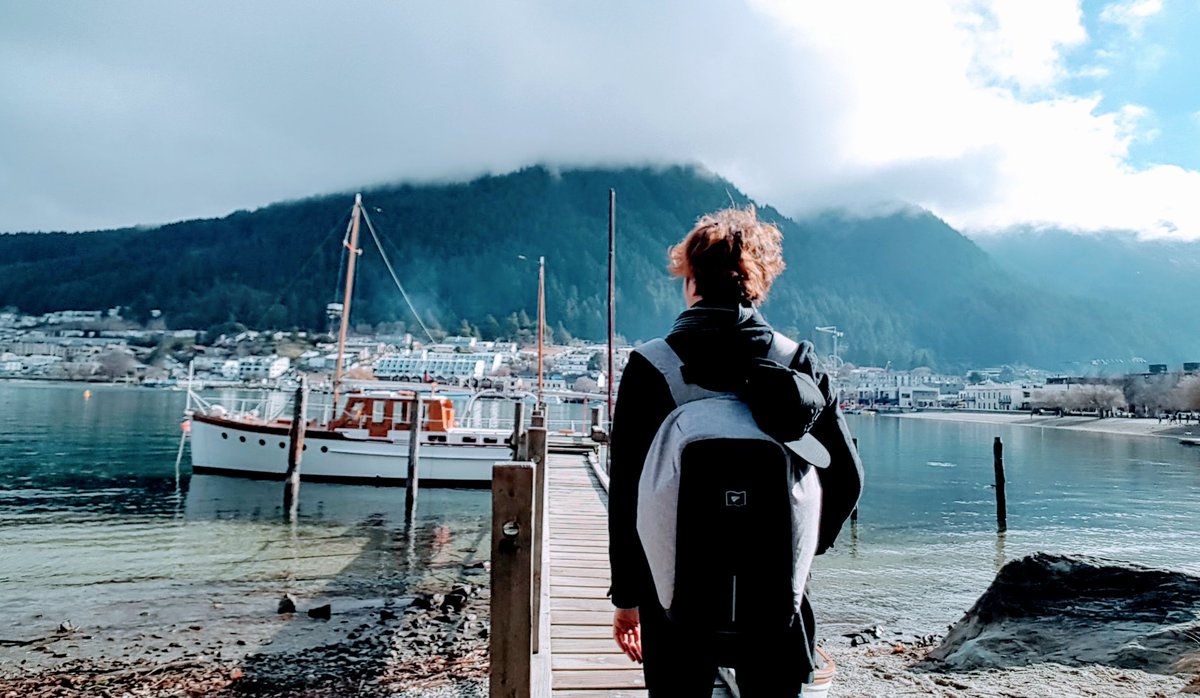 kintiew360's tweet photo. ย่านการค้าของ #QueenTown  ที่ #NewZealand  ที่นี่สวยงามมากครับ เป็นเมืองเล็ก ๆ ที่อยู่ริมทะเลสาบ  ผมเองตอนไป NewZealand ถ้านับเฉพาะเที่ยวก็ถือว่าอยู่เมืองนี้หลายวันเลย ที่พักที่นี่ก็ไม่ได้แพงนะ ห้อง ดอมก็ราว ๆ 7ร้อยกว่าบาทต่อคืน 

#เที่ยวทิพย์ #ท่องเที่ยว #เที่ยวเมืองนอก #travel https://t.co/o6hixOF4wy