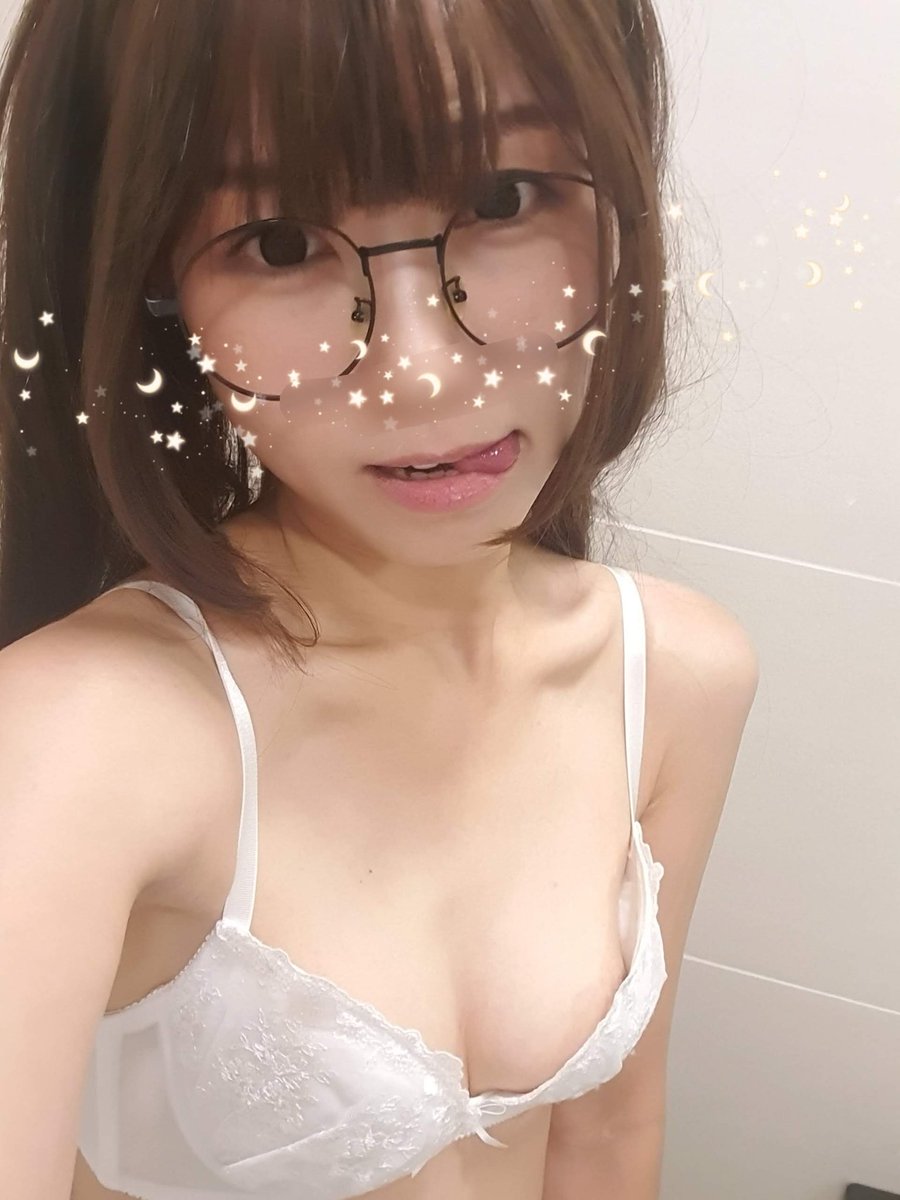 嫌い><
可惡的主人><
又在小奴不知情下hunting和影相><
相和真人差太遠^^今日安全☺️