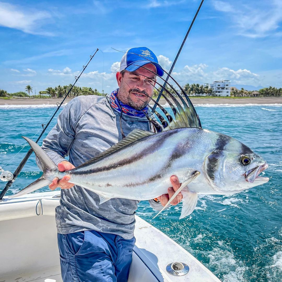 AccurateFishing's tweet photo. Wake up call - let's get this week started! @ozzydelgado showing off his appreciation for one of the coolest fish in the ocean - Rooster fish.
#AccurateFishing #FishHard #FishAccurate #MadeinUSA #SmallReelsBigFish #Roosterfish #PezGallo https://t.co/dKkfkWqgcM