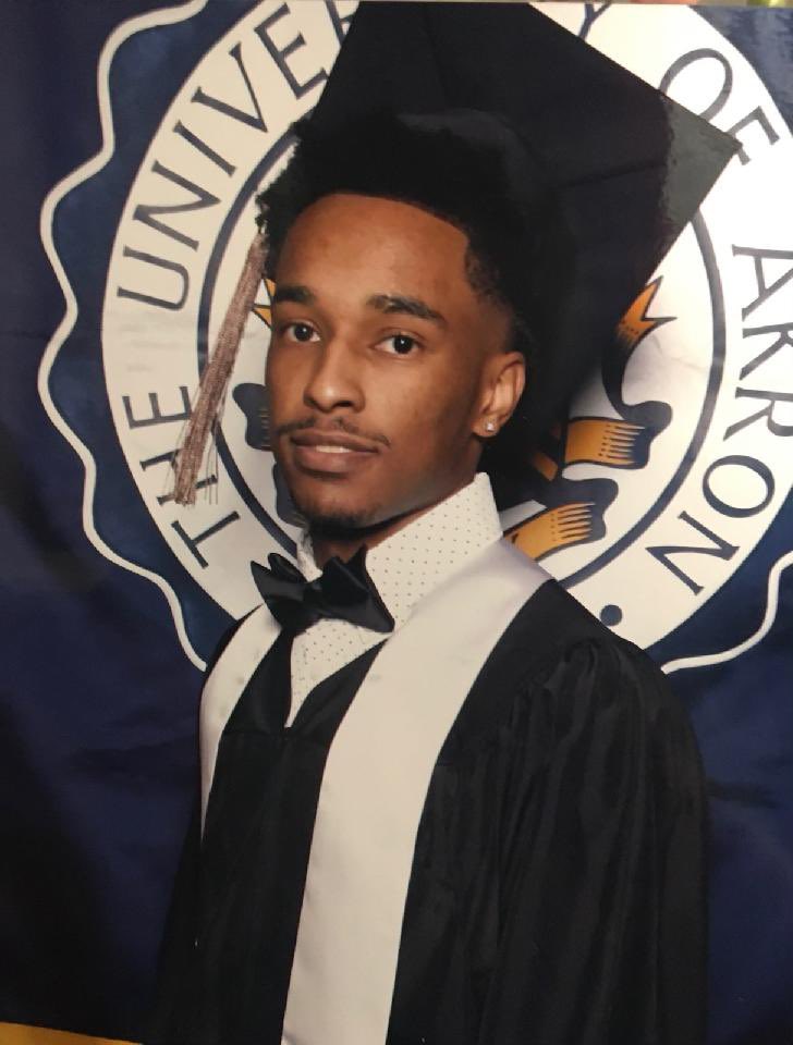 lamfsports's tweet photo. Congrats 2021 Graduates! #BEYONDgraduation 🎓🍾 https://t.co/Q2XVQB0XIy