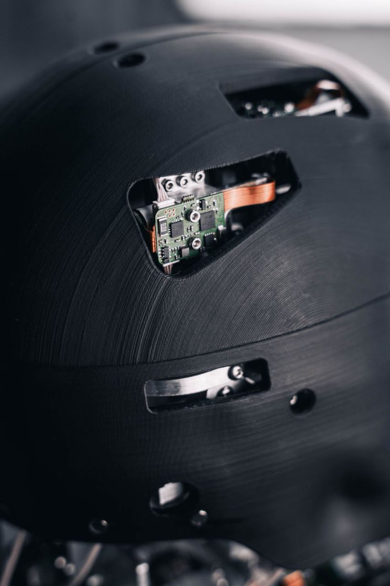 promobot's tweet image. A robot’s mind is never a thing to waste — once you upload information into it, it is here to stay until you disable it. Add custom responses, tips, and navigation suggestions; just make sure you update them in time!
#Promobot #automation #servicerobots #humanmachine #robotics