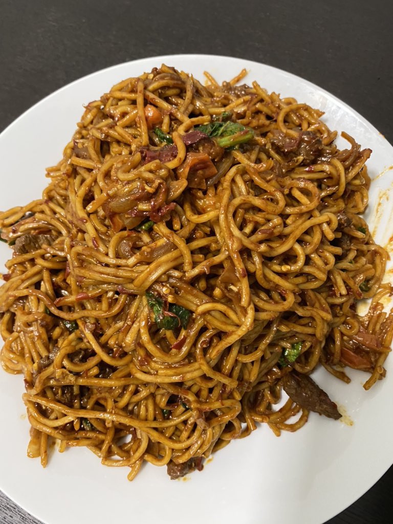 fazleyjalal's tweet photo. Mee goreng pairing dengan keropok keping memang superb. Baru pata timo boh. https://t.co/gZot8IFRBE