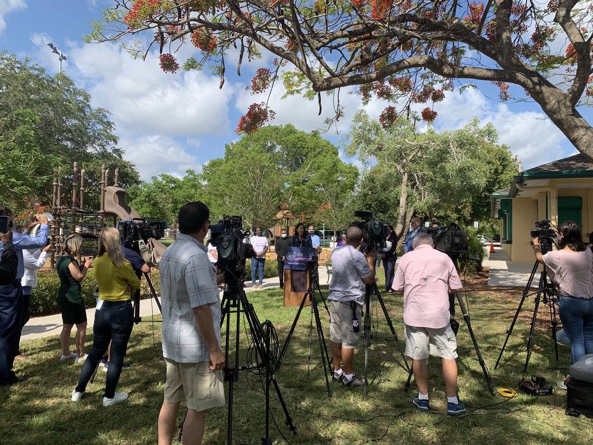 Proud day! Today, @CommishDCH announced our SafeSummers program which invests over a quarter of a million dollars in community based orgs providing summer camps & our @MiamiDadeParks programming for our District 8 youth. 

#SafeSummers